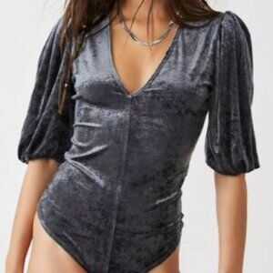 Gorgeous Free People Crushed Velvet Puff Sleeve V-Neck Bodysuit Charcoal Gray S